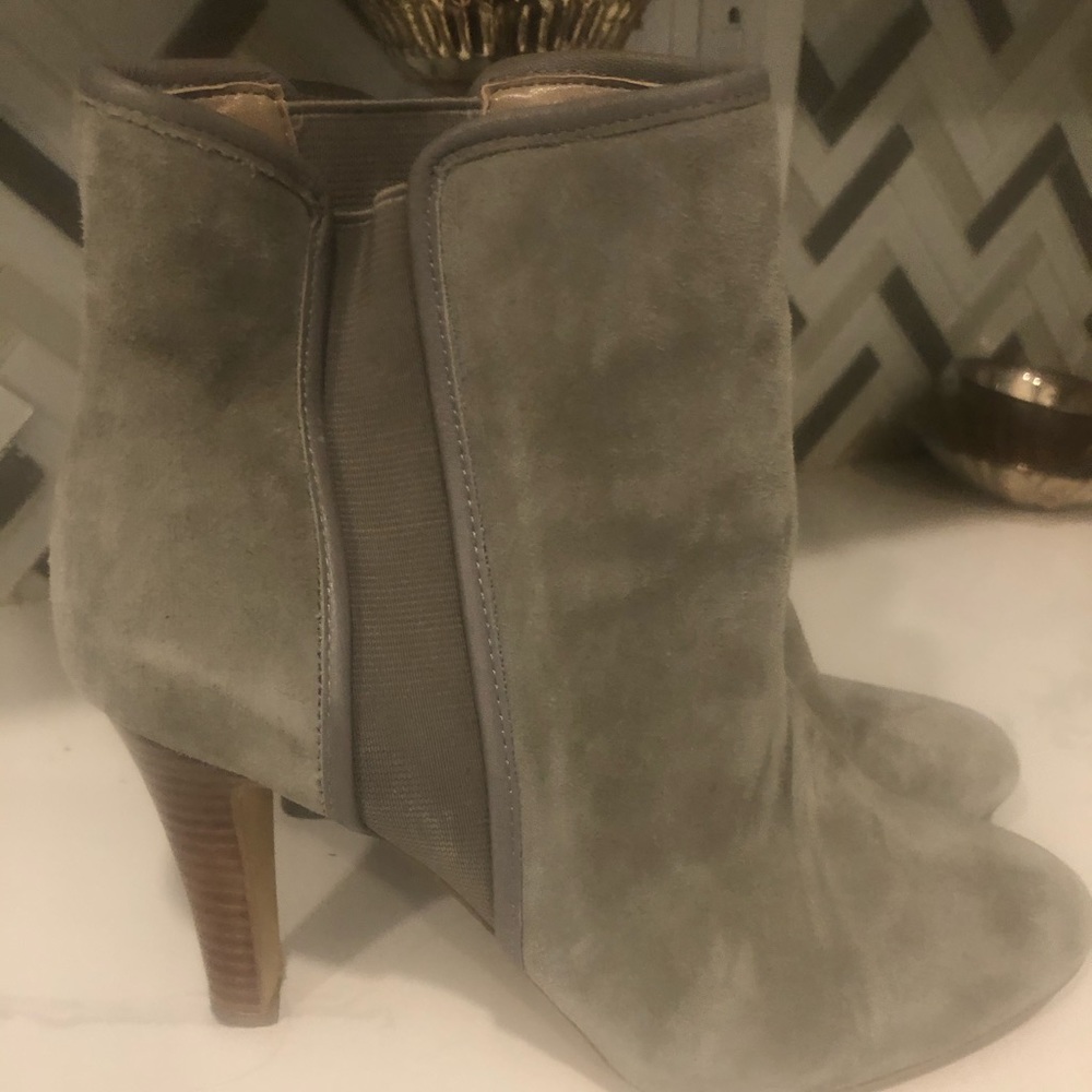 BANANA REPUBLIC BOOTIE